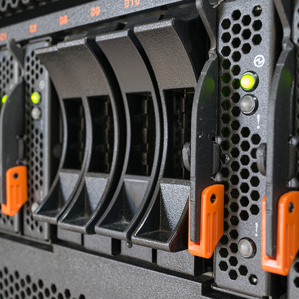 Lenovo serveri